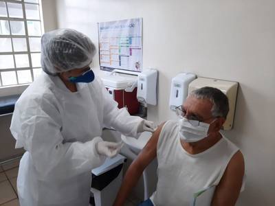 Idosos acima de 71 anos começam a ser vacinados em Criciúma