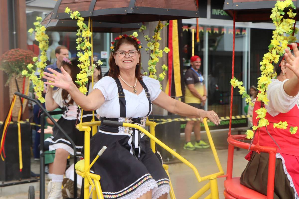 Heimatfest recebe mais de 50 mil pessoas em Forquilhinha; veja fotos — foto 1