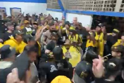Ressacada ou HH? Carvoeiros fazem festa após vitória sobre o Avaí na Série B