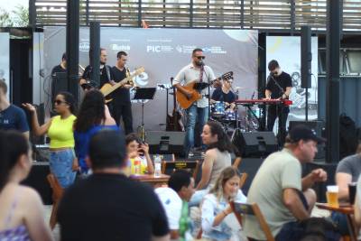 Parque da Prefeitura recebe projeto Jorge Nando Música na Rua