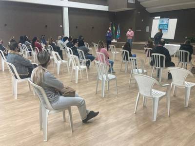 Zera Fila entrega 50 autorizações para realização de endoscopias em Içara