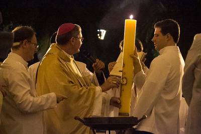 Católicos celebram o grande momento da Semana Santa no Tríduo Pascal