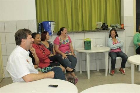 No bairro Jaqueline, 200 moradores ouvem propostas de Murialdo e Sandro