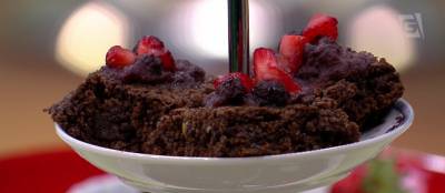 Brownie com Calda de Frutas Vermelhas