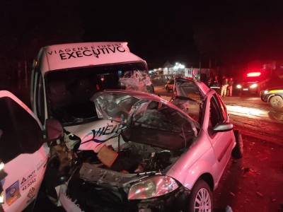 Acidente deixa três mortos e 16 feridos na BR-470