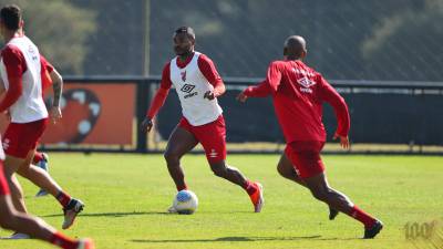 Com dois desfalques titulares, Athletico Paranaense encerra preparação para jogo contra o Criciúma