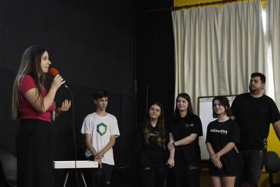Estudantes da Satc realizam assessoria completa para cantoras da região