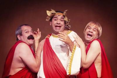 Em turnê nacional, espetáculo de comédia chega ao Teatro Elias Angeloni neste sábado