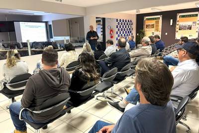 Comitê Tubarão e Complexo Lagunar discute políticas hídricas com autoridades de Orleans