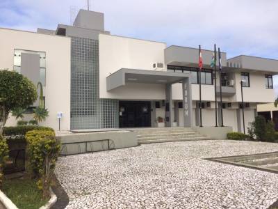 Mais de 100 anos de prisão para dupla condenada por latrocínios na comarca de Imaruí