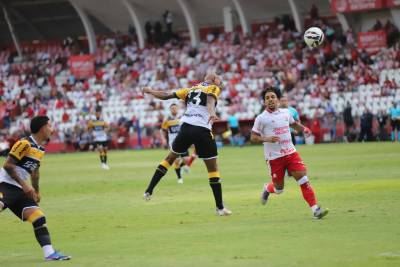 Gol de Waguininho: veja o lance que deu a vitória ao Criciúma sobre o Náutico