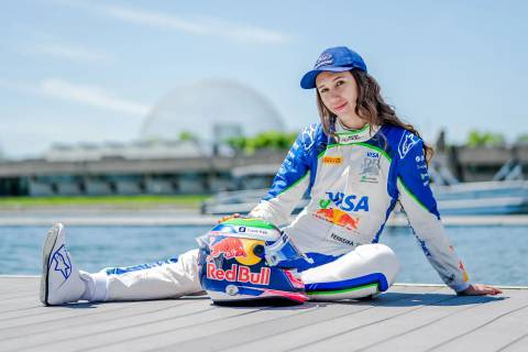 Piloto de Criciúma, Rafaela Ferreira fala sobre raízes, apoio local e reta final da temporada na F1 Academy
