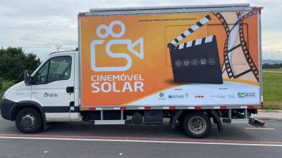 Cinema itinerante leva sessões gratuitas a cidades catarinenses; Criciúma e Tubarão estão na agenda