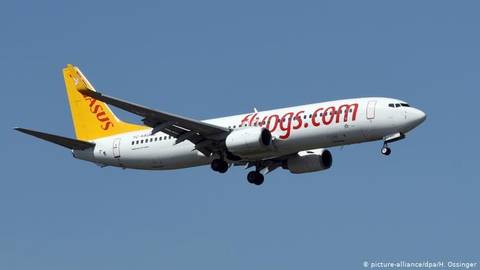 Jato evacuado no aeroporto de Dusseldorf