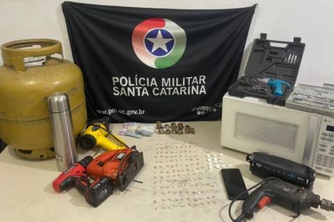 Idoso tenta engolir droga durante abordagem para despistar policiais militares