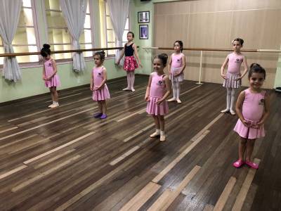 Do balé ao K-Pop: aulas na Escola de Dança Viviane Candiotto iniciam esta semana