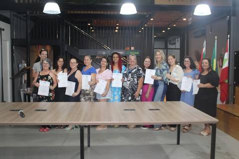 Senai e Abadeus encerram turma do curso de modelagem básica