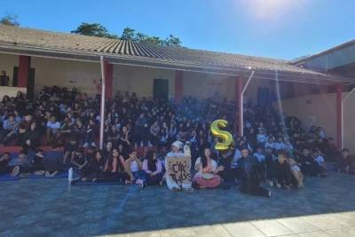 Criciúma: Escola Miguel Giacca comemora 104 anos com campanha de arrecadação de leite