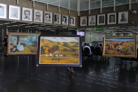 FCC realiza exposição de quadros no Paço Municipal Marcos Rovaris