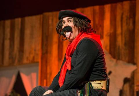 Teatro Elias Angeloni recebe Guri de Uruguaiana e projeto Queen ao Piano em abril