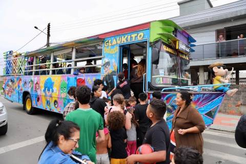 Trenzinho da Alegria percorre Criciúma e celebra Dia das Crianças com passeios gratuitos