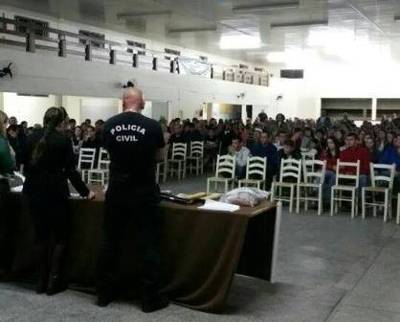 Palestra do coordenador da DIC alerta sobre malefícios das drogas