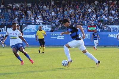 Lateral Jean comemora boa fase e a parceria com Magno Alves