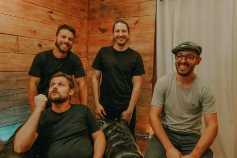 Zinugi: paixão por Blues e Cássia Eller move banda de amigos em Criciúma