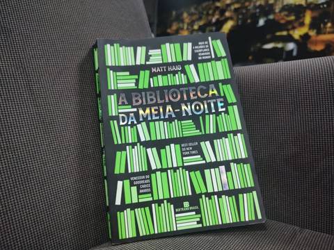 Resenha - A Biblioteca da Meia-noite, de Matt Haig