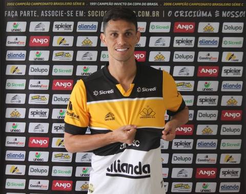 Criciúma apresenta atacante Henan