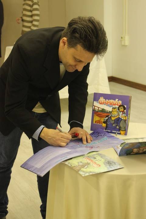 Livro infantil "Os Gambás" é lançado