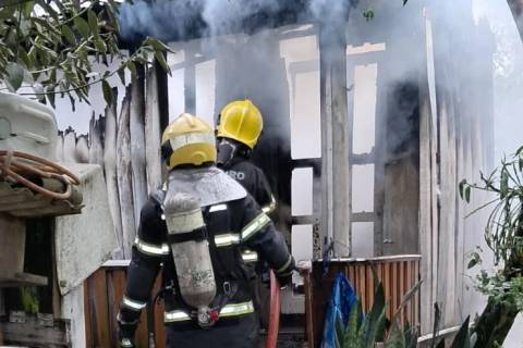 Incêndio atinge paiol em Forquilhinha