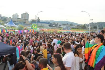 Parada LGBTQIAPN+ acontece neste domingo em Criciúma com o tema ‘Diversidade para viver a cidade’ 