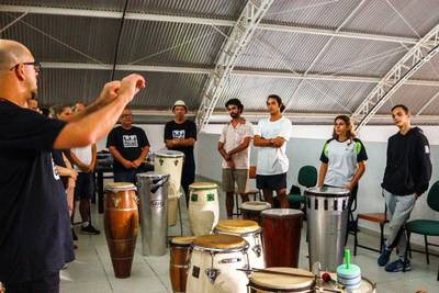 Imbituba e Laguna recebem oficinas de percussão gratuitas na primeira quinzena de janeiro