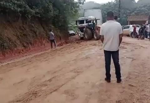 Pelo Estado 17/04: Negligência provoca caos no Morro dos Cavalos