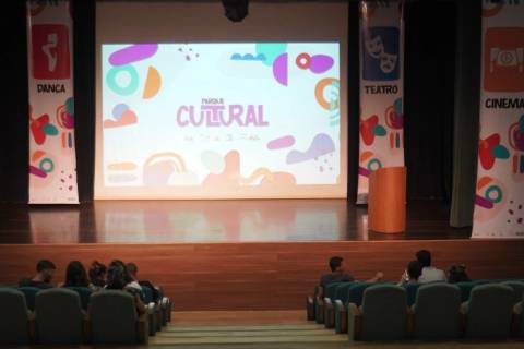 Espetáculo teatral promete emocionar público no último Domingo no Parque