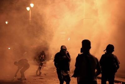 Líbano: Protestos e confrontos continuam em Beirute 