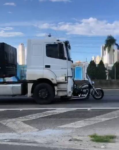 Justiça nega revogação da prisão preventiva do caminhoneiro que atropelou casal de motociclistas