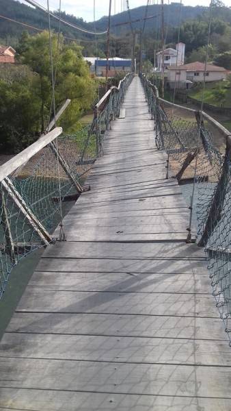 Jovem despenca de ponte pênsil e prefeitura agiliza reforma da estrutura