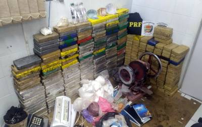 Operação conjunta entre PRF e PM resulta na apreensão de 300 kg de drogas 