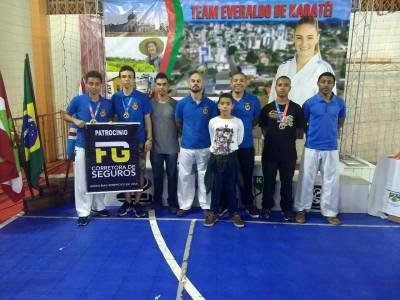 Caratecas criciumenses conquistam medalhas em competição estadual