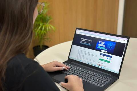 UniSatc promove oficinas práticas no Arduino Day