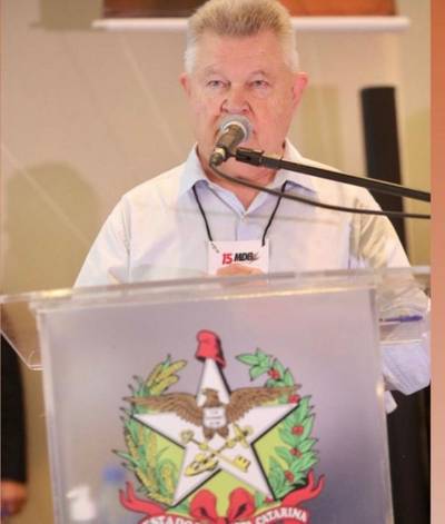 Em convenção agitada, Udo Döhler é anunciado como candidato a vice-governador na chapa de Moisés