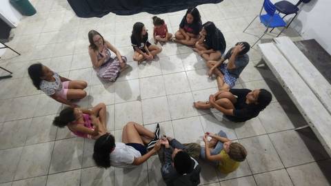 Festival de Teatro Itinerante realiza oficinas de teatro para jovens do bairro Renascer