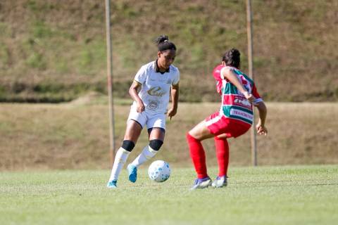 Meninas Carvoeiras estreiam com vitória no Brasileiro A3
