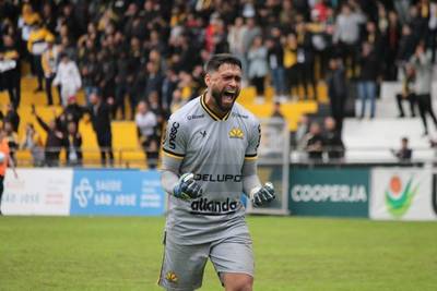 Com contrato até novembro, Gustavo quer continuar no Tigre: ‘meu pensamento é estar com o Criciúma na Série A'