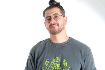 Comediante Afonso Padilha apresenta novo espetáculo de stand-up em Criciúma