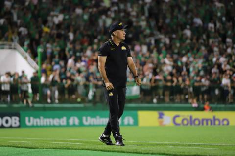 Eduardo Baptista sobre eliminação para a Chapecoense: 'Faltou ser efetivo'