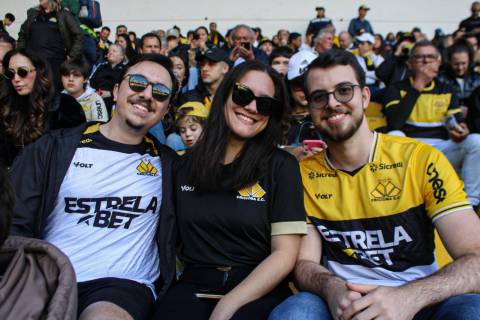 Mais de 11 mil torcedores comemoram vitória do Criciúma no Majestoso