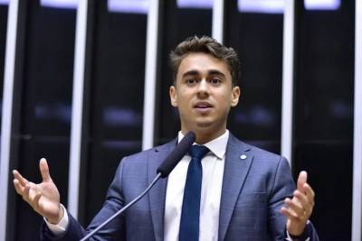 Nikolas Ferreira faz postagem com música de dupla criciumense